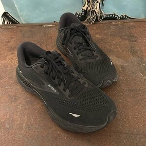 Brooks Adrenaline GTS 23